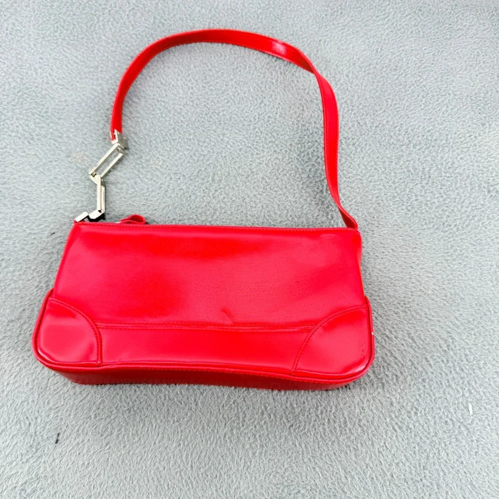 Vintage Y2K Red Faux Leather Baguette Shoulder Bag Silver Hardware Zip Top Purse